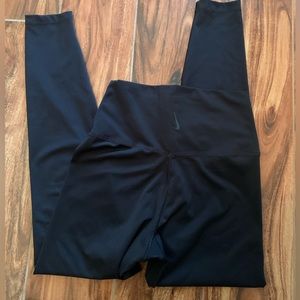 Nike Yoga High-Waisted 7/8 Leggings
